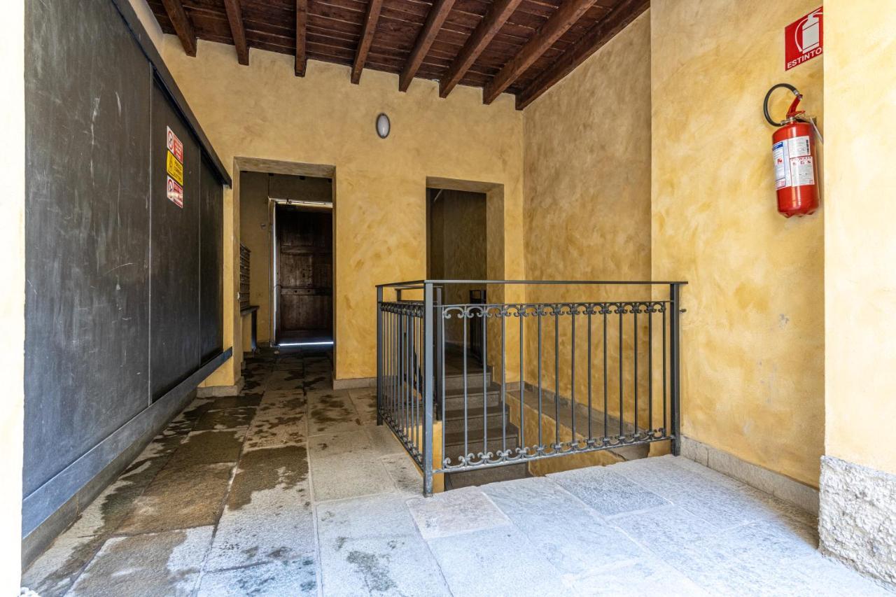 Xenia Apartments - Accogliente Pied-A-Terre Sui Navigli Milano Esterno foto